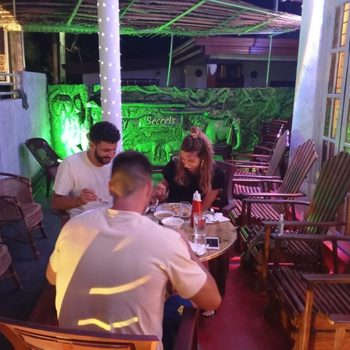 Cozy Secrets Hotel & Hostel - Hotel exterior or room view