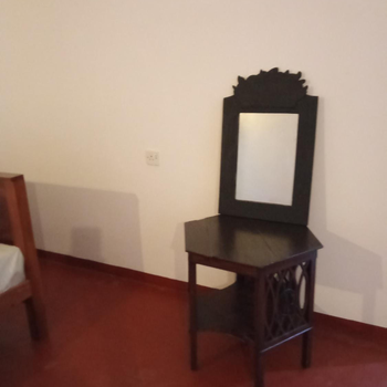 Abhilashi Guest house - Hotel exterior or room view