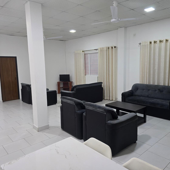 white house - Hotel exterior or room view