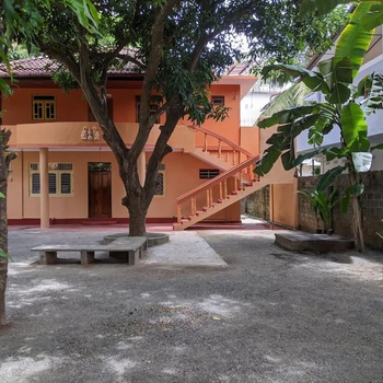 Lovely 4 bedroom top floor home in Kokkuvil East - Hotel exterior or room view