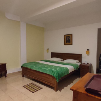 Blue Sky Guest House And Restaurant - Hotel exterior or room view